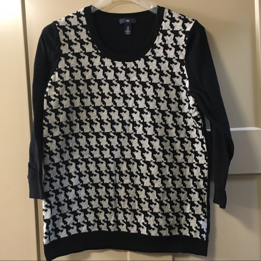 Gap Black and Gray Sweater.